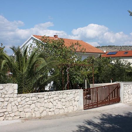 Apartments With A Parking Space Businci, Ciovo - 4667 Trogir Exterior photo